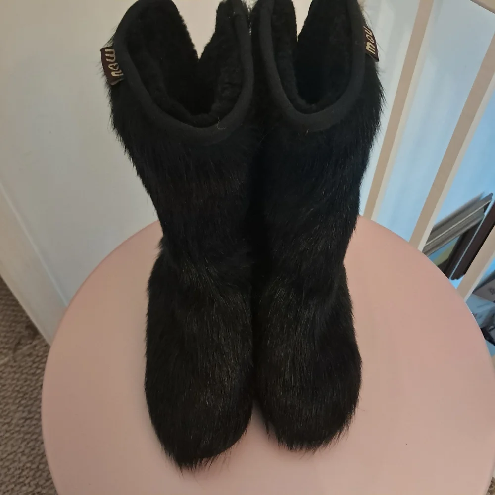 Mou Boots Women's 8 Black Goat Hair Fur Shaggy Luxury Designer Winter Cozy